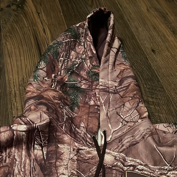 UA Men’s Hoodie!! - Picture 3 of 5